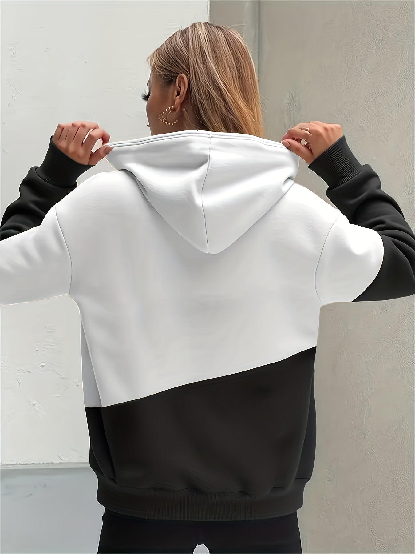 Women's Fashion Color Block Heart Pattern Casual Hooded Sweatshirt