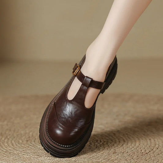 Effortless Leather Mary Jane Platform Shoe for Women with T Strap Buckle Chunky Sole Vintage Style