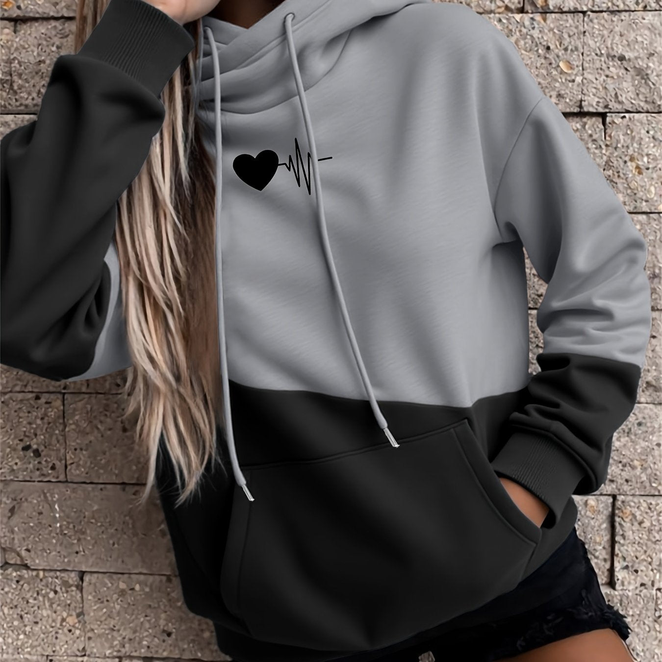 Women's Color-Block Hooded Sweatshirt with Heart & Letter Print - 100% Polyester Casual Pullover, Relaxed Fit, Machine Washable, Fall Winter Fashion