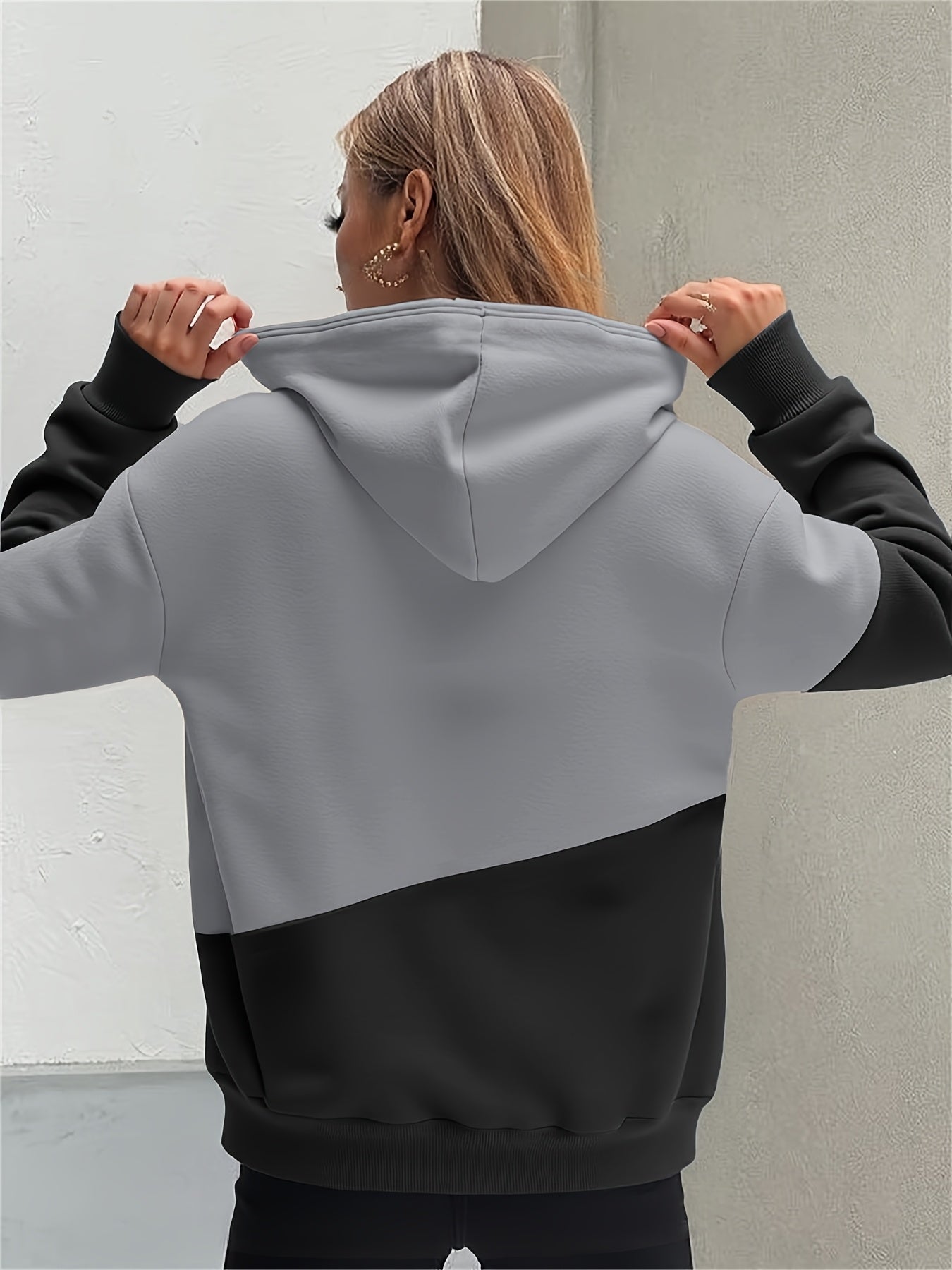 Women's Color-Block Hooded Sweatshirt with Heart & Letter Print - 100% Polyester Casual Pullover, Relaxed Fit, Machine Washable, Fall Winter Fashion