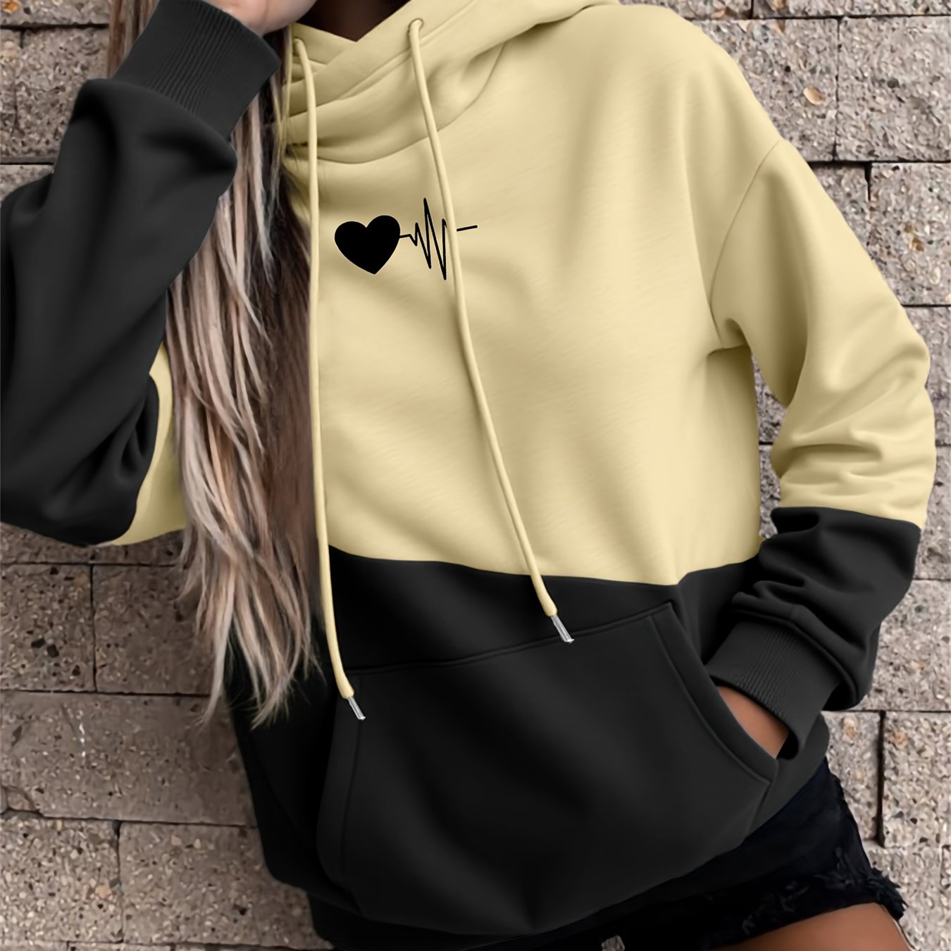 Women's Color-Block Hooded Sweatshirt with Heart & Letter Print - 100% Polyester Casual Pullover, Relaxed Fit, Machine Washable, Fall Winter Fashion